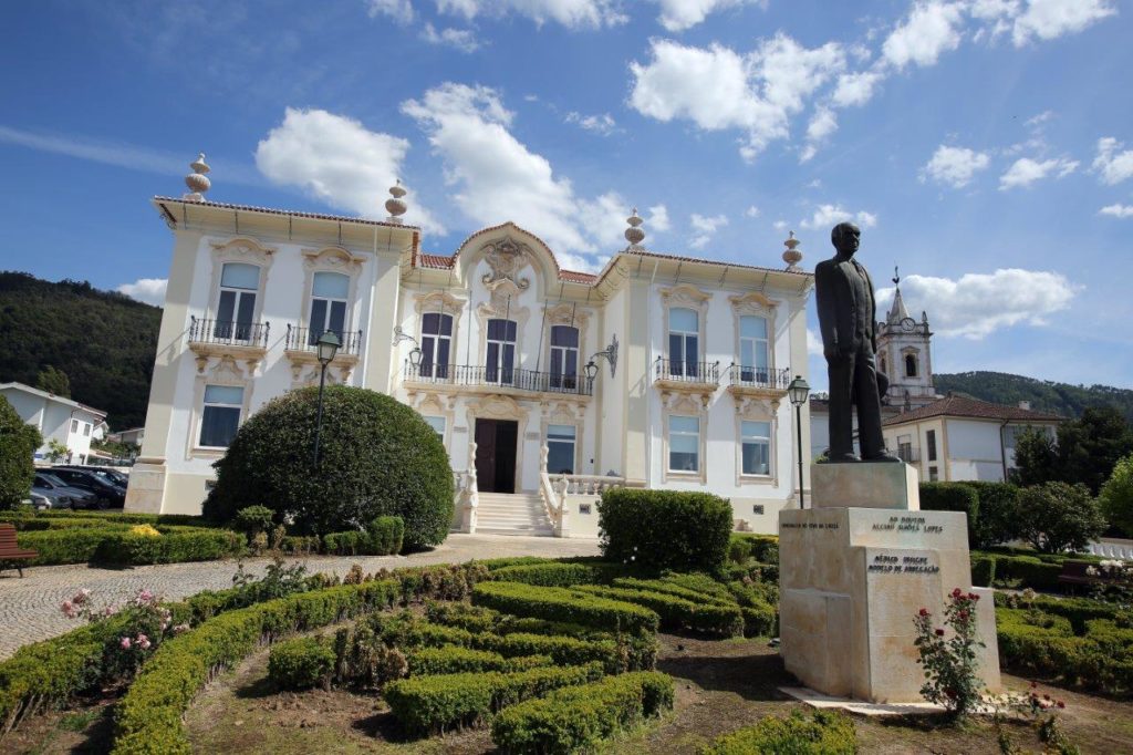 LOUS Apoio s Fam lias Protocolos Com Agrupamento De Escolas E IPSS 